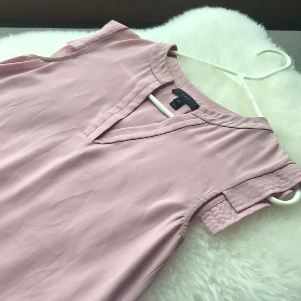 V-Neck Sleeveless Blouse XS / 00